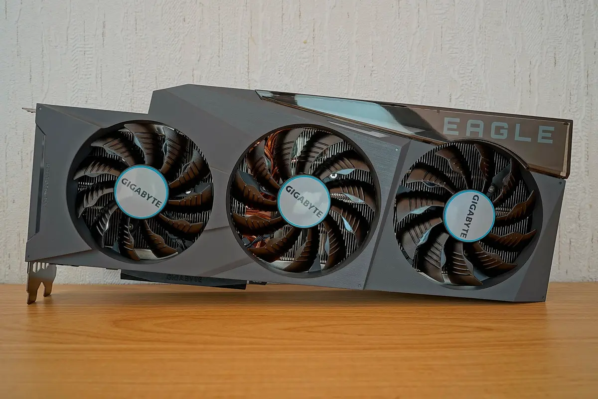 Gigabyte GeForce RTX 3090 Eagle OC 24G, a triple-fan graphics card